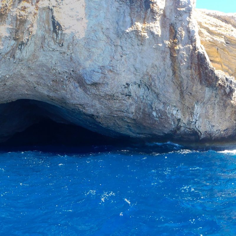 Excursión a Cabrera, la cueva azul
